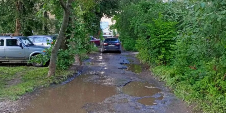 Рязанцы сообщили о плачевном состоянии дороги на улице Дачной