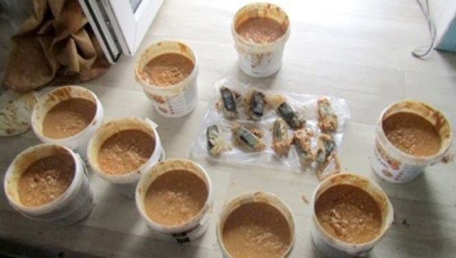 В ИК-5 в рязанском Скопине пытались передать 9 мобильных телефонов арахисовой пасте