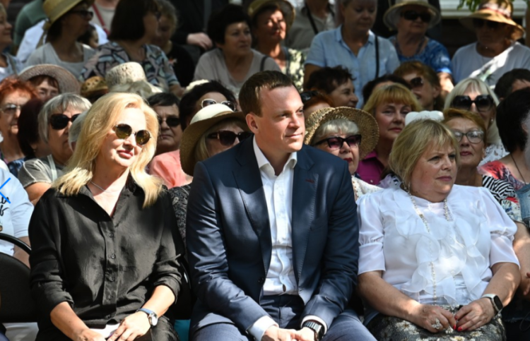 Рязанский губернатор Малков посетил ежегодный "Праздник яблока" в музее имени Павлова