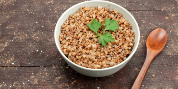 Врач Николаева предупредила о вреде гречки в вечернее время