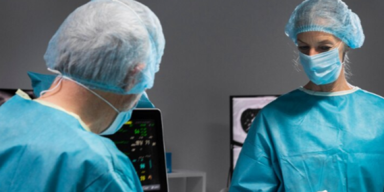 Рязанские хирурги спасли беременную женщину, попавшую в ДТП