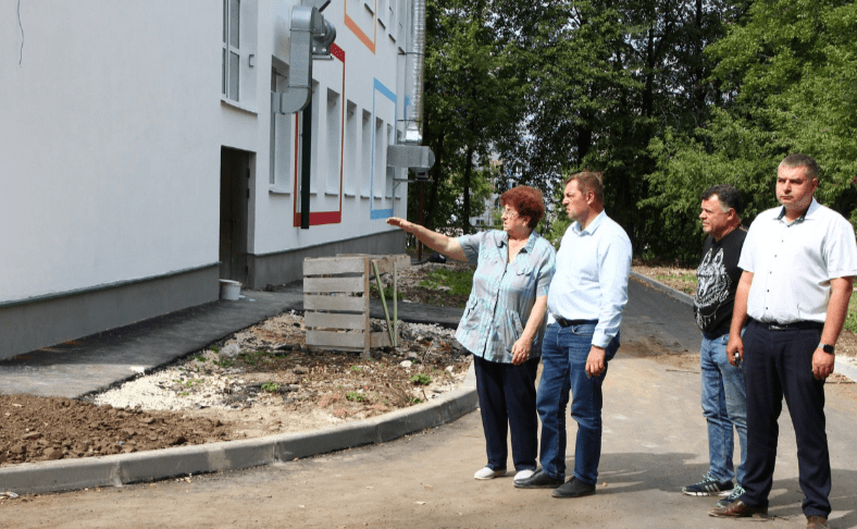 Мэр Рязани Артемов проконтролировал ход благоустройства городских территорий