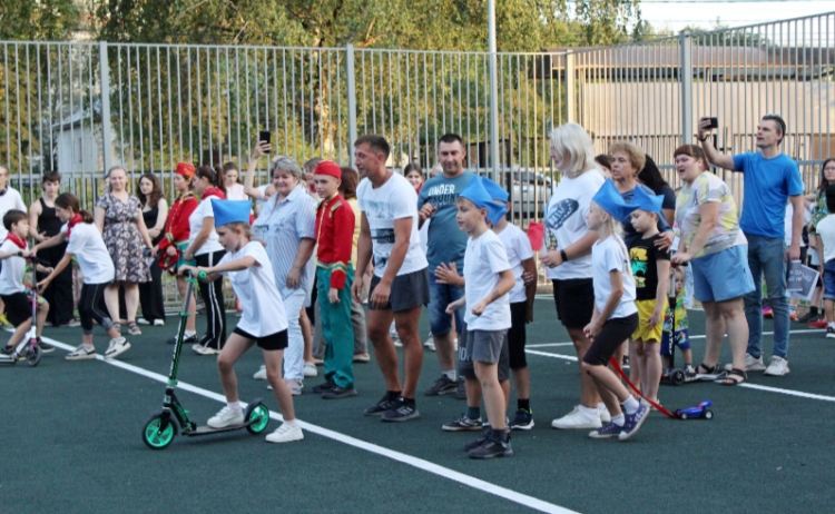 На территории рязанской школы №24 открыли спортивную площадку