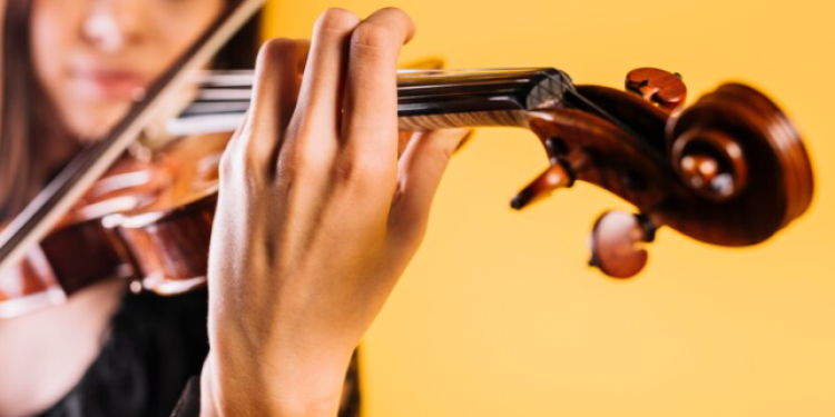 На Форуме древних городов в Рязани к симфоническому оркестру присоединится скрипачка Юлия Бунина