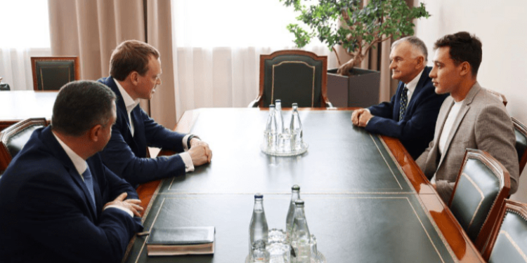 Рязанский губернатор Малков встретился со спортсменом Захаром Петровым Рязанский губернатор Малков встретился со спортсменом Захаром Петровым