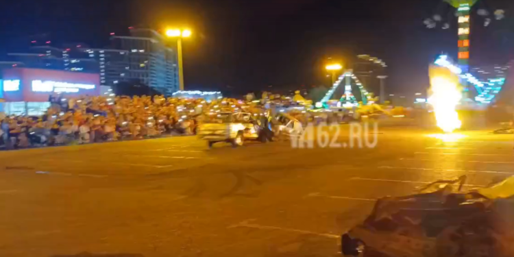 В Сети опубликовали видео ЧП на шоу каскадеров у рязанского ТРЦ «Премьер»