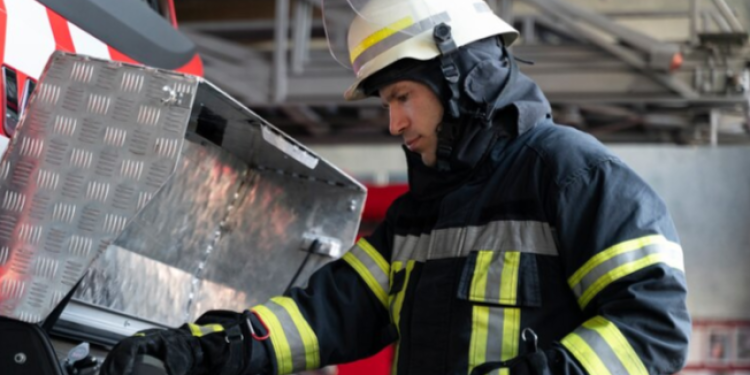 В рязанском Рыбном горело заброшенное здание