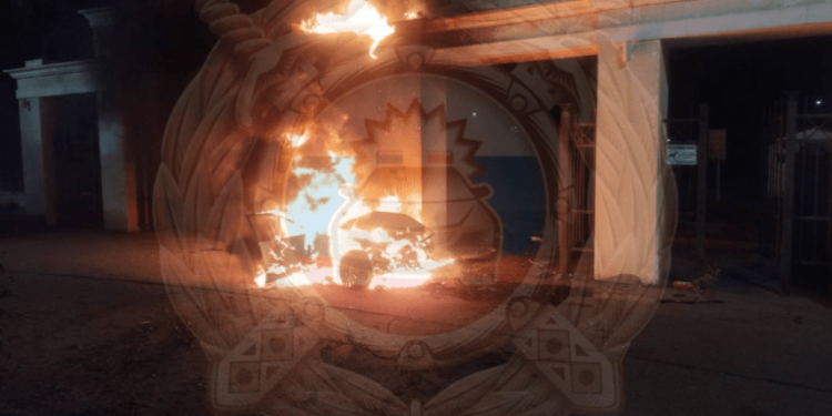 Около рязанского ЦПКиО в сгоревшем автомобиле нашли труп