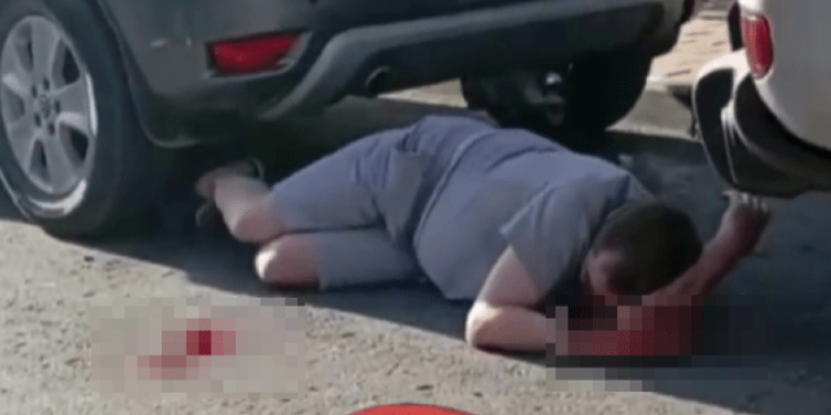 На улице Островского неизвестные избили мужчину