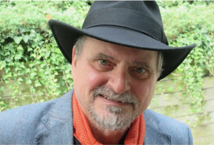 Рязанского писателя Александра Гениса* включили в список иноагентов