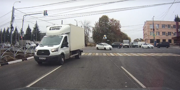 На проезде Шабулина столкнулись две легковушки