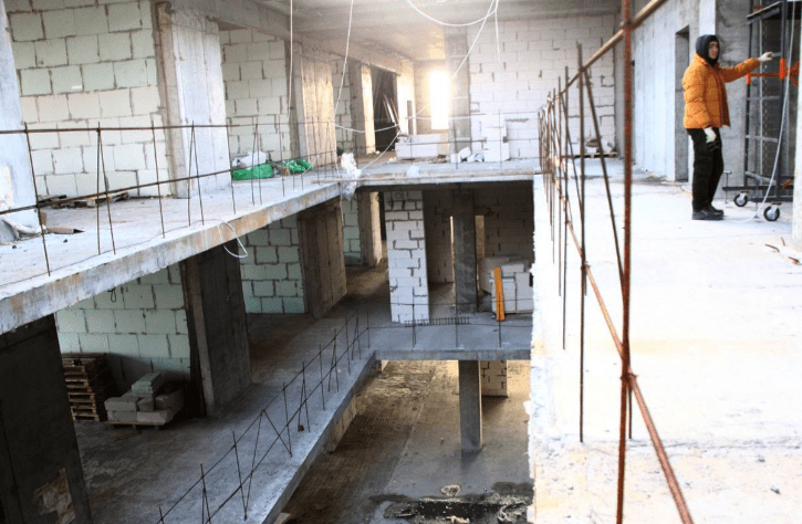 Мэр Рязани Артемов проконтролировал ход строительства школы в Олимпийском городке