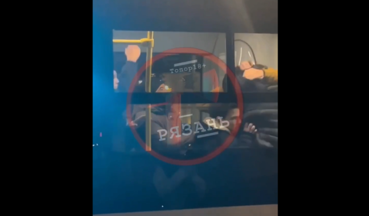 Пьяный рязанец устроил массовую драку в автобусе