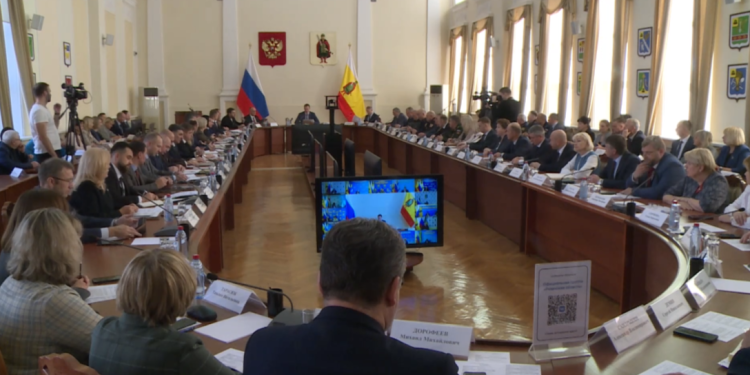 В рязанском правительстве обсудили ситуацию с отоплением в городе