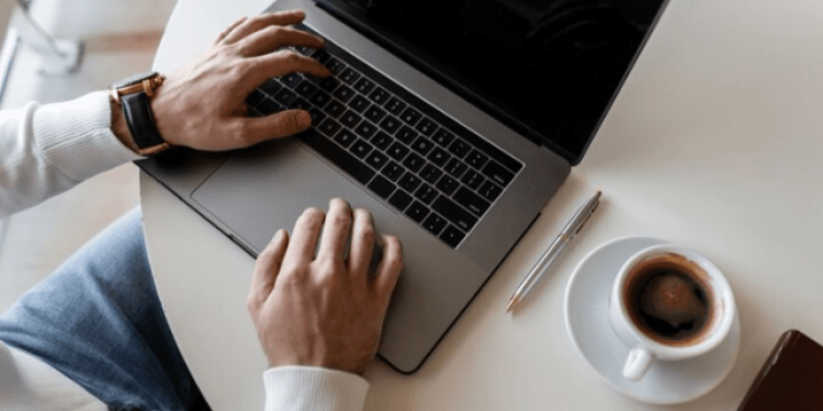 Россиянам напомнили о шестидневной рабочей неделе в конце октября