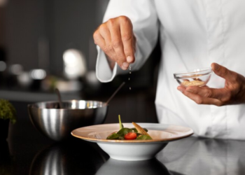 Повар из Рязани Ариф Гасанов дошел до финала в шоу "Битва шефов" Повар из Рязани Ариф Гасанов дошел до финала в шоу «Битва шефов»