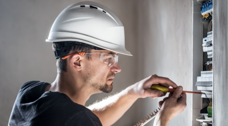 Четыре района в Рязанской области 2 ноября из-за непогоды остались без электричества