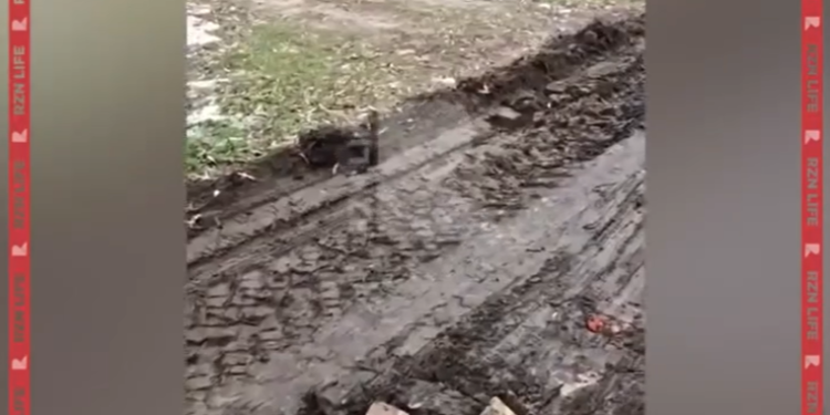 Рязанцы рассказали, что после ремонта дорога в Солотче превратилась в месиво