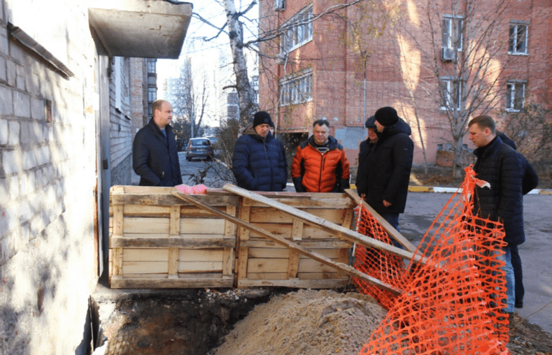 Мэр Рязани Артемов проинспектировал ход благоустройства дворов