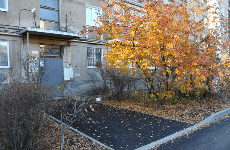 Мэр Рязани Артемов проинспектировал ход благоустройства дворов