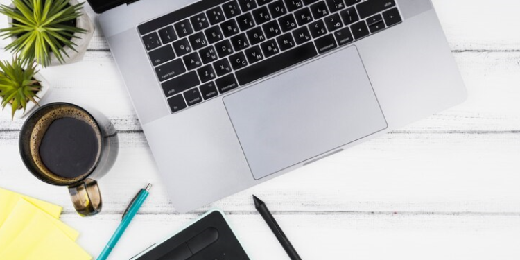 Ноутбуки и смартфоны в России в 2025 году подорожают на 20% Ноутбуки и смартфоны в России в 2025 году подорожают на 20%