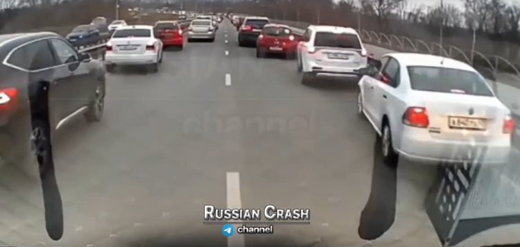 Рязанский водитель скорой помощи поблагодарил автовладельцев за помощь на дороге