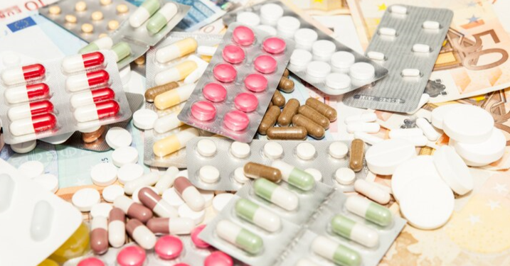 Рязанский минздрав рассказал, чем нельзя запивать таблетки