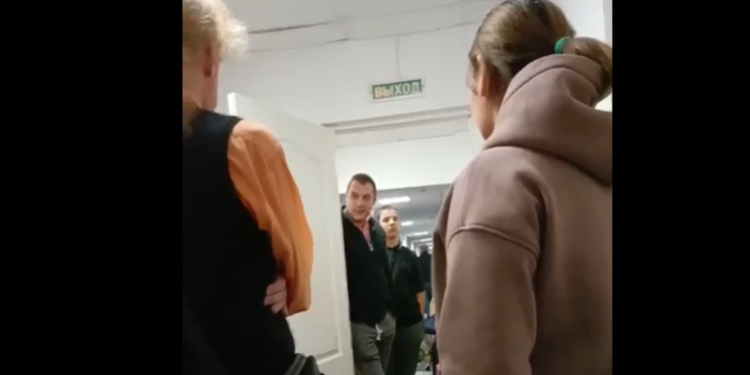 Рязанцы пожаловались на огромную очередь к травматологу в детской поликлинике №6