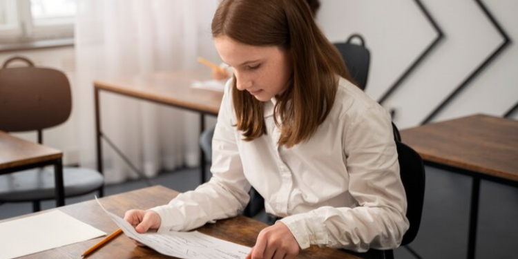 Прокуратура: в Клепиковском районе учителей необоснованно загрузили бюрократической работой