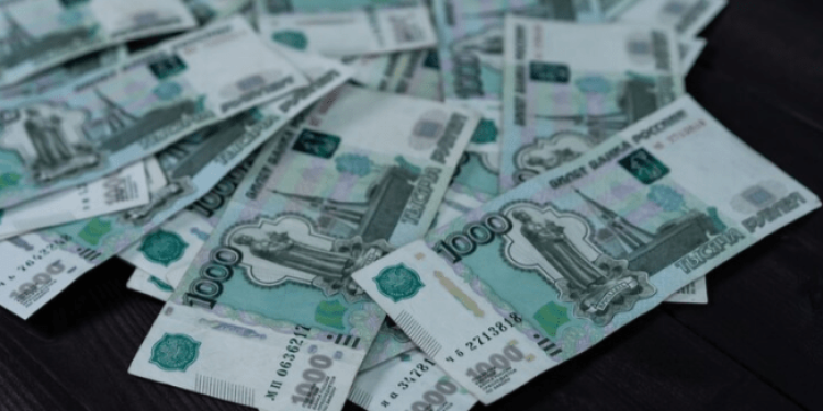 В Рязанской области выплатят 100 тысяч рублей беременным студенткам