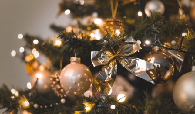 Rambler&Co: новогоднее настроение россиян можно вызвать установкой елки