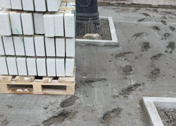 В центре Рязани испортили свежую бетонную стяжку