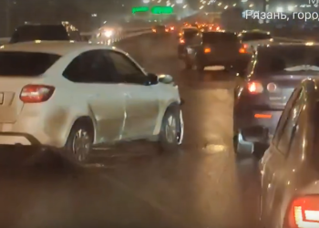 На Муромском шоссе столкнулись две легковушки