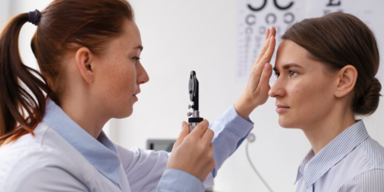 Офтальмолог Аскерова: зрение может ухудшиться к вечеру из-за заболеваний глаз или их переутомления Офтальмолог Аскерова: зрение может ухудшиться к вечеру из-за заболеваний глаз или их переутомления