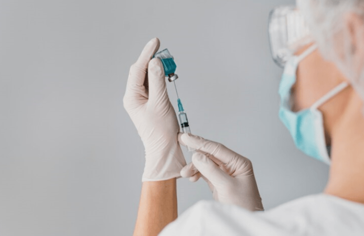 Онколог Каприн: российская вакцина от рака будет бесплатной