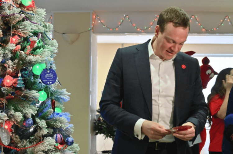 Рязанский губернатор Павел Малков принял участие в новогодней акции "Елка желаний"
