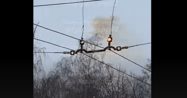 На проезде Шабулина заискрили троллейбусные провода