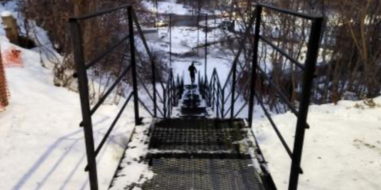 На рязанской улице Новослободской завершили ремонт лестницы