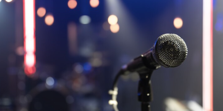 Две девушки из рязанского Сасова спели в программе «Привет, Андрей!»