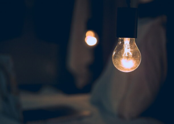 Жители рязанской Горрощи и Южного пожаловались на постоянное отключение света