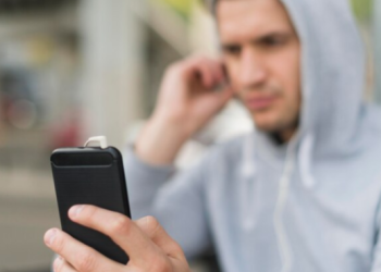 Мэрия предупредила рязанцев о новогодних схемах обмана телефонных мошенников Мэрия предупредила рязанцев о новогодних схемах обмана телефонных мошенников