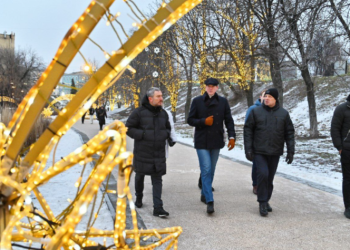 Рязанский губернатор Павел Малков остался доволен новым катком на Лыбедском бульваре Рязанский губернатор Павел Малков остался доволен новым катком на Лыбедском бульваре