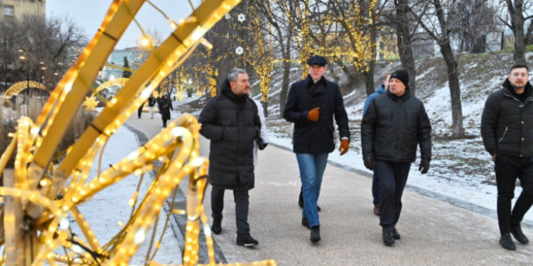 Рязанский губернатор Павел Малков остался доволен новым катком на Лыбедском бульваре