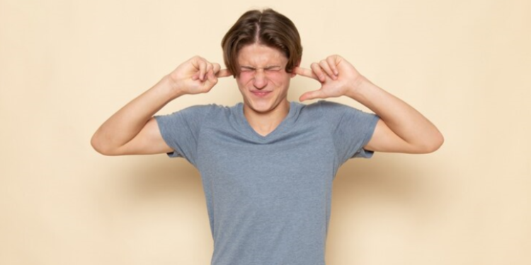 Жители рязанского Новомичуринска пожаловались на громкий хлопок в небе 9 января