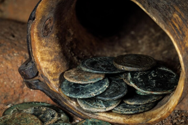 Центробанк вернет рязанке деньги за ржавые монеты