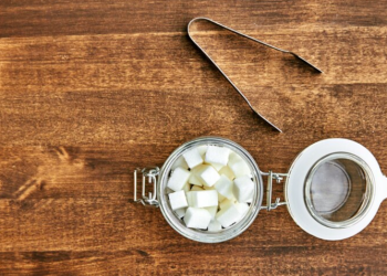 Врач Стародубова: потребление сахаров не должно превышать 50 граммов в день