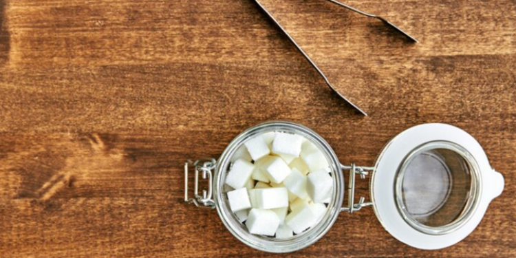 Врач Стародубова: потребление сахаров не должно превышать 50 граммов в день Врач Стародубова: потребление сахаров не должно превышать 50 граммов в день