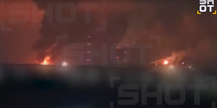 В Сети появились кадры пожара, который возник в Рязани после атаки беспилотников В Сети появились кадры пожара, который возник в Рязани после атаки беспилотников