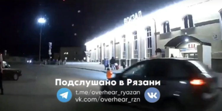 Около рязанского вокзала «Рязань-2» засняли «отца года»