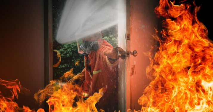 В ночь на 12 февраля на улице 2-й Дачный переулок произошел пожар